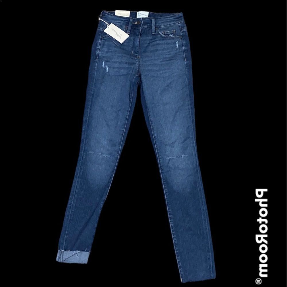 NEW WITH TAGS Women's High-Rise Skinny Jeans - Universal Thread SIZE 00